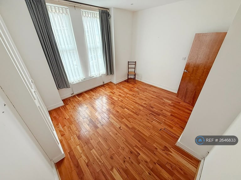 2 bedroom flat in Hartington Road, Toxteth, Liverpool, L8 (2 bed) (#2646833)