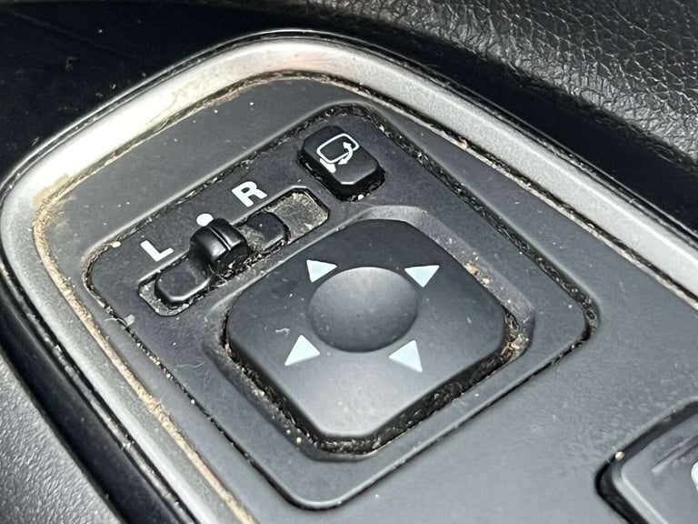 2017 Mitsubishi Outlander 2.0h 12kWh Juro CVT 4WD Euro 6 (s/s) 5dr SUV Hybrid Automatic