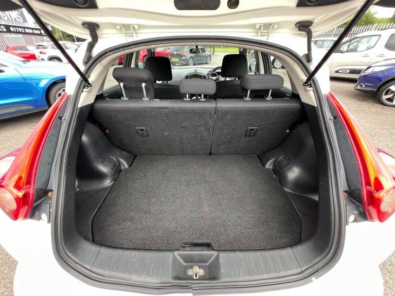 2012 Nissan Juke 1.6 Visia SUV 5dr Petrol Manual Euro 5 (117 ps) HATCHBACK Petrol Manual