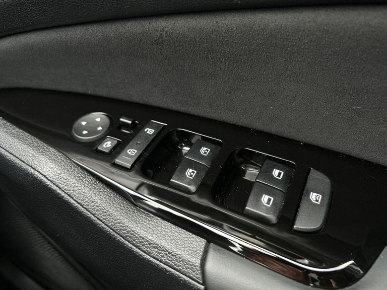 2025 Kia Sportage 1.6 h T-GDi GT-Line S SUV 5dr Petrol Hybrid Auto Euro 6 (s/s) (207 bhp) SUV PET...