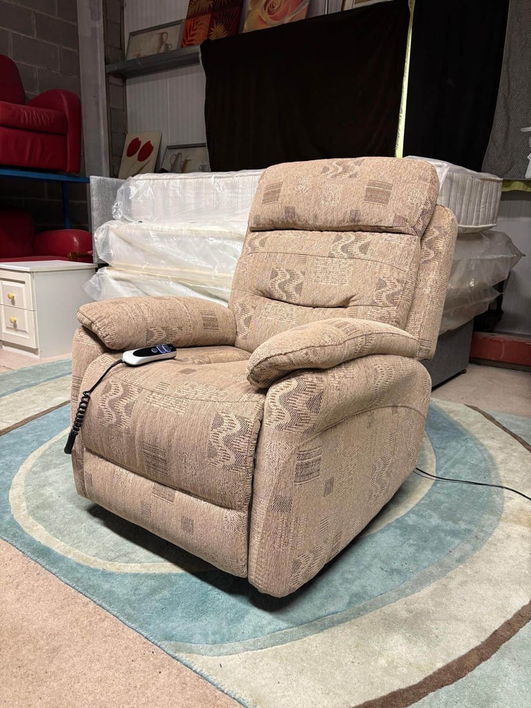 ELECTRIC RISE and RECLINER BEIGE FABRIC CHAIR excellent condition 