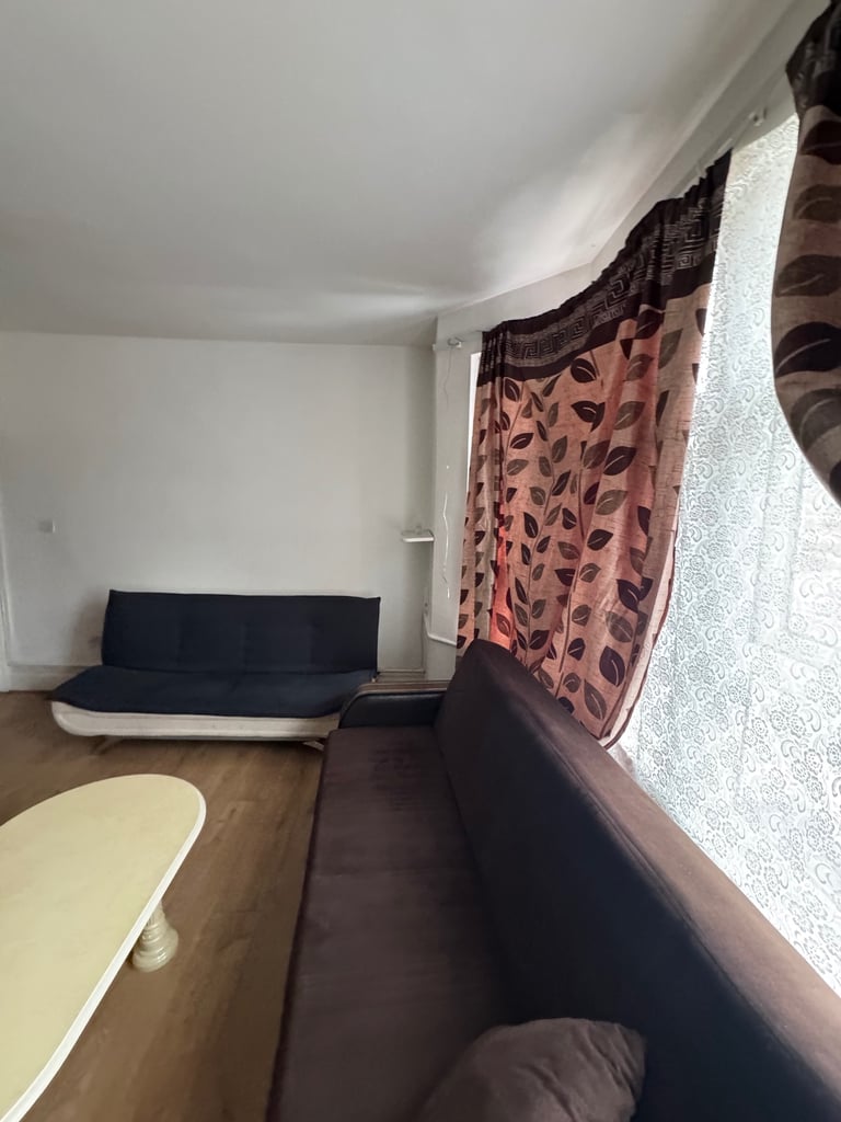 2 bedroom flat available in barking 