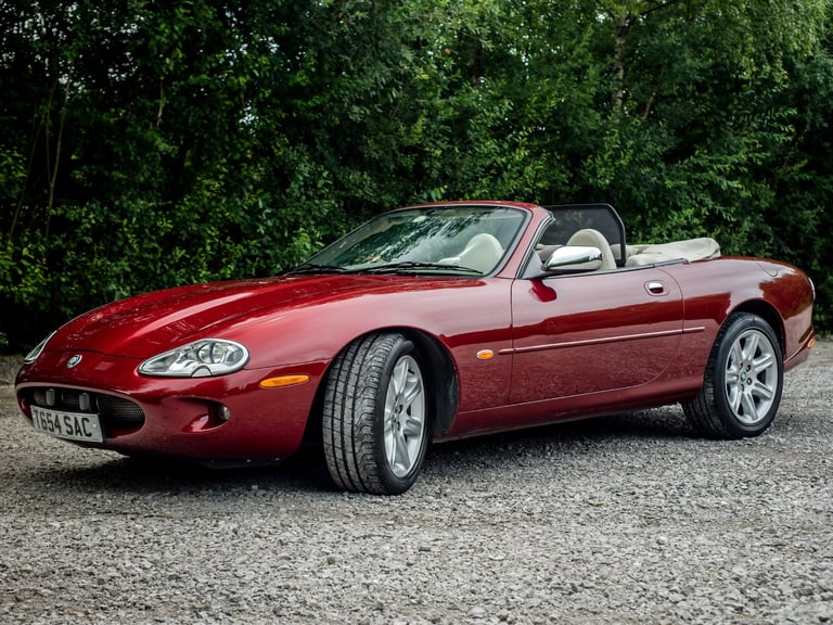 image for 1999 Jaguar XK8 4.0 2dr Auto CONVERTIBLE Petrol Automatic