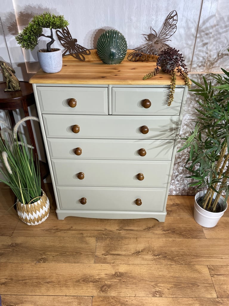 Pine Chest of drawers