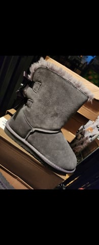 Ugg boots deals size 7.5