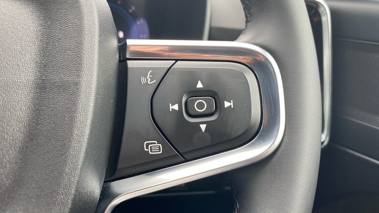 2024 Volvo XC40 2.0 B4P Plus Dark 5dr Auto Petrol Estate Estate Petrol Automatic