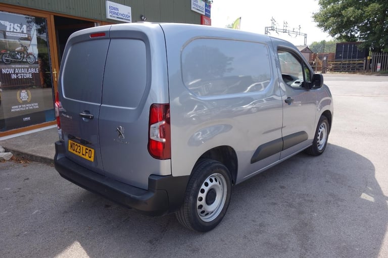 Peugeot Partner 1000 1.5 BlueHDi 100 Professional Premium + Van DIESEL 2023/23