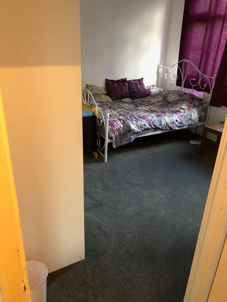 Modern 1-Bedroom Apartment – Bills Included – Excellent Location Near Romford Station