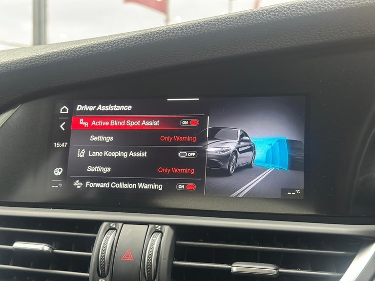 2020 Alfa Romeo Giulia 2.0T Veloce Saloon 4dr Petrol Auto Euro 6 (s/s) (280 ps) SALOON Petrol Aut...