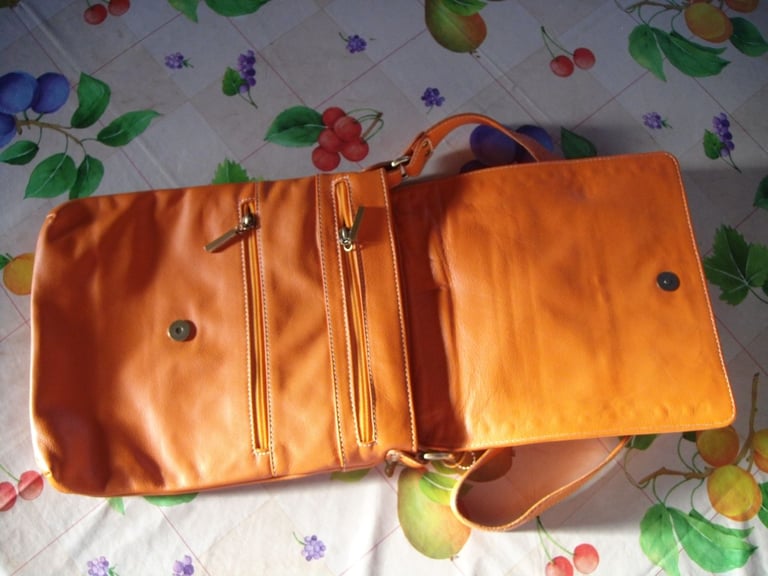AVORIO ITALIAN LEATHER BAG ORANGE CROSSBODY NEW