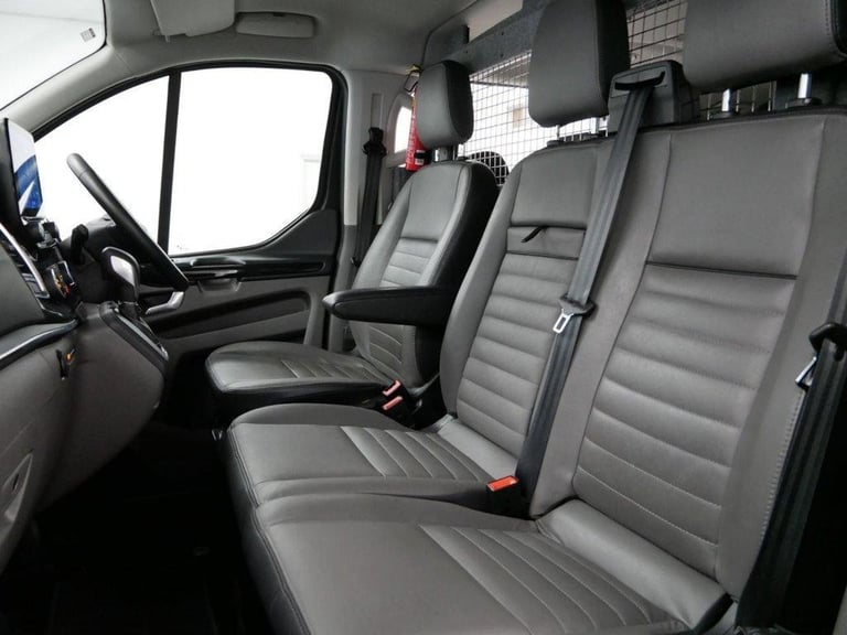72 TOURNEO CUSTOM 320 2.0 EBL 130 BHP LONG TITANIUM AUTOMATIC 9 SEAT ( NO VAT )