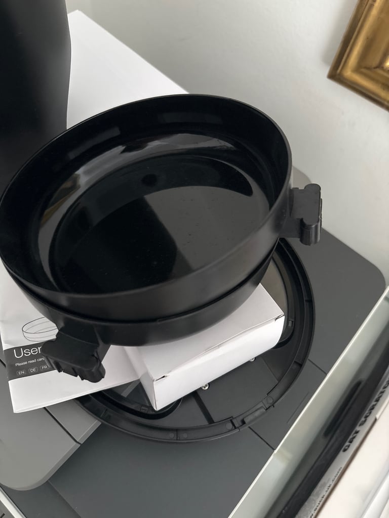 Automatic Pet Feeder for 2 cats  — Brand New