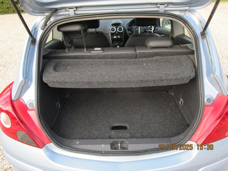 2008 Vauxhall Corsa 1.4i 16V Design 3dr Auto HATCHBACK Petrol Automatic