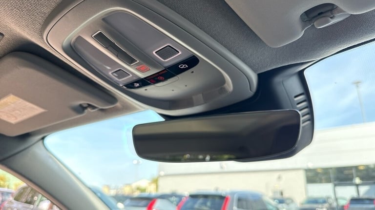 2025 Volvo XC40 Ultra, B4 Mild hybrid, Petrol, Dark Estate Petrol Automatic