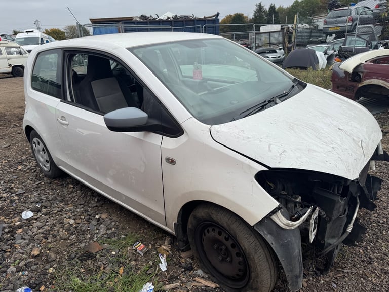 Seat mii 1.0 eco 2013 white BREAKING FOR PARTS 