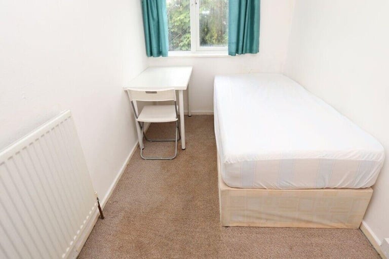 💥 Cheap single room in Hainault / Move in asap / 0 deposit scheme Posted by: