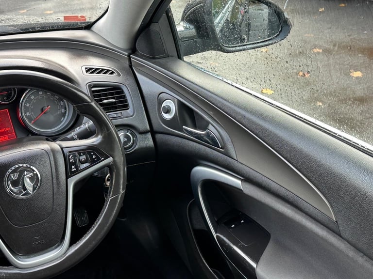 2010 Vauxhall Insignia 2.0 CDTi ecoFLEX Exclusiv Nav Sports Tourer Euro 5 5dr ESTATE Diesel Manual