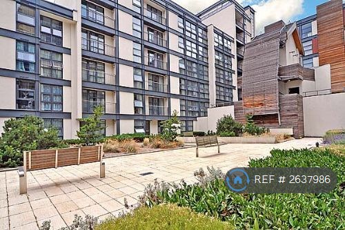 2 bedroom flat in Manilla Street, London, E14 (2 bed) (#2637986)