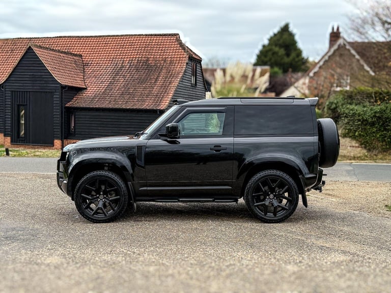  Land Rover Defender 90 3.0 D250 MHEV Hard Top SUV Auto 4WD SWB Euro 6 (s/s) 3dr Diesel Automatic