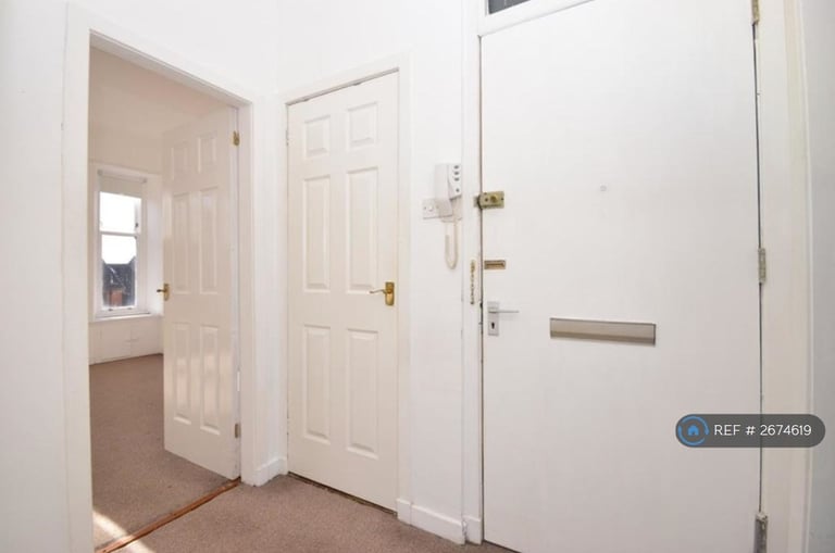 1 bedroom flat in Budhill Avenue, Glasgow, G32 (1 bed) (#2674619)