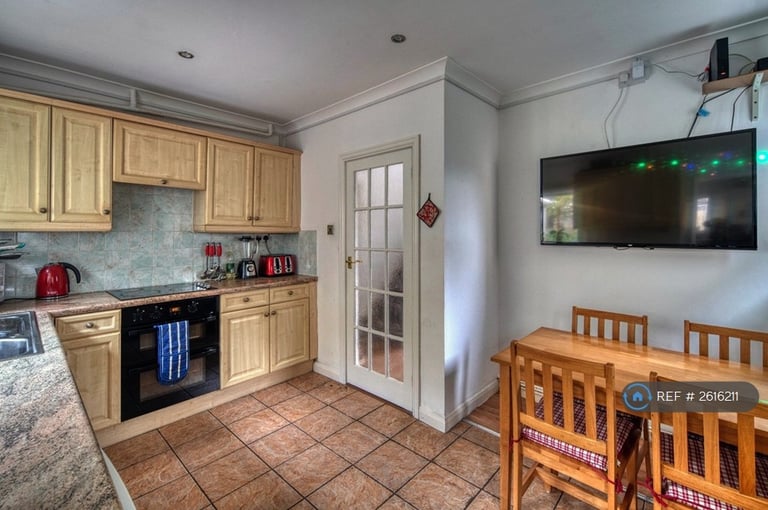 6 bedroom house in Haycombe Drive, Bath, BA2 (6 bed) (#2616211)