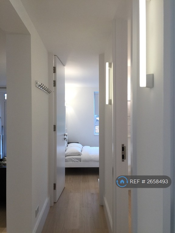 3 bedroom flat in Manning House, London, W11 (3 bed) (#2658493)