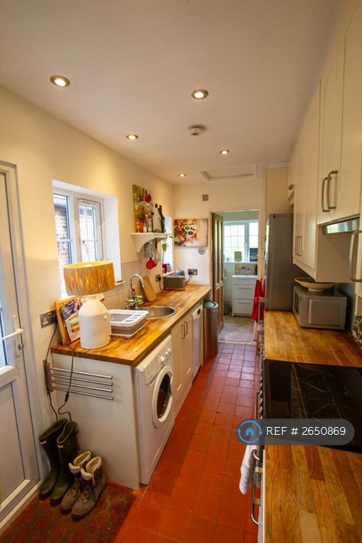 1 bedroom in Victoria Cottages, Bramley, Guildford, GU5 (#2650869)