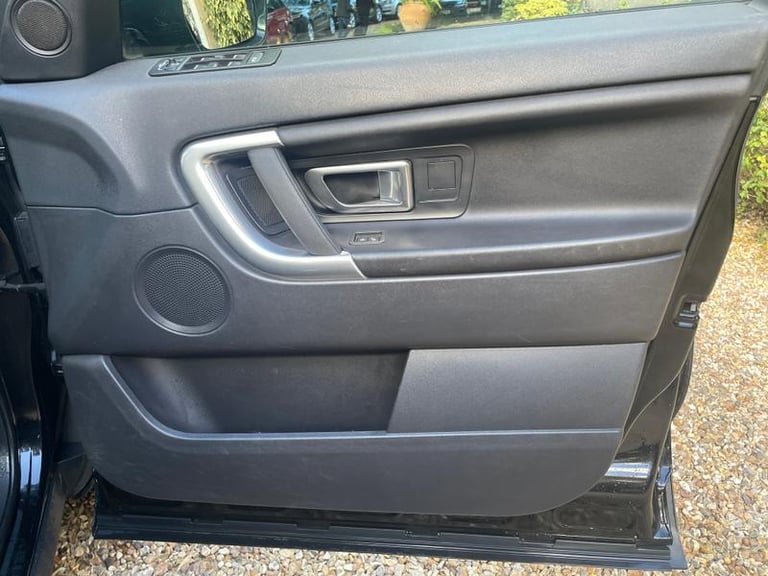 2016 Land Rover Discovery Sport 2.0 TD4 SE Tech SUV 5dr Diesel Auto 4WD Euro 6 (s/s) (180 ps) 7 S...