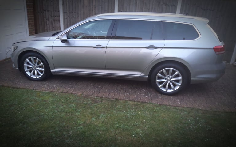 Volkswagen PASSAT Estate 2016 DSG 1598 (cc) Diesel , 5 doors
