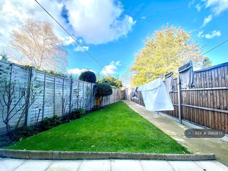 3 bedroom house in Warden Avenue, Harrow, HA2 (3 bed) (#2682873)