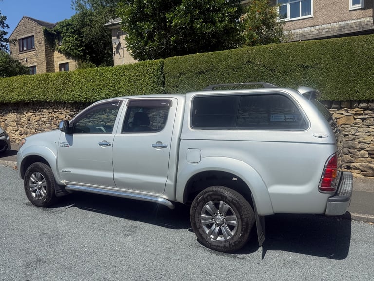 2007 TOYOTA HILUX INVINCIBLE DOUBLE CAB D/C 3.0 D4-D MANUAL 4X4 SILVER