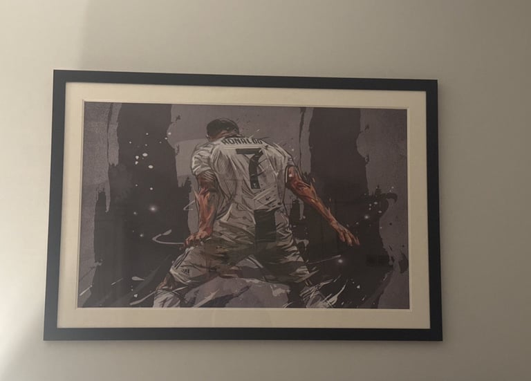 Cristiano Ronaldo print on canvas with no frame  for only £25! 