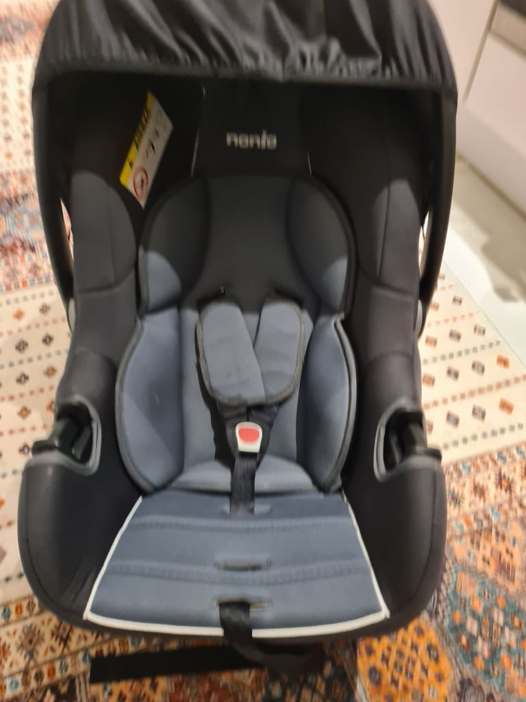 Baby car seat with sun shade, great condition