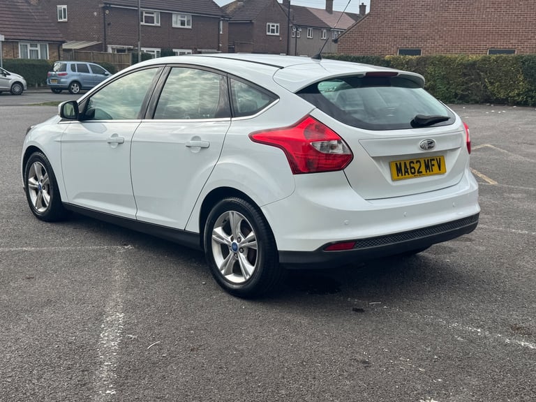 2012 (62) Ford, FOCUS, Zetec Hatchback, Manual, 998 (cc), Petrol 5 doors Low Mileage 