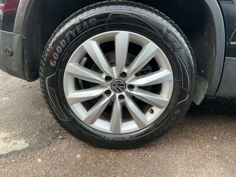 2014 Volkswagen Tiguan 2.0 Tiguan Match TDI BlueMotion Technology 4Motion 4WD 5dr SUV Diesel Manual