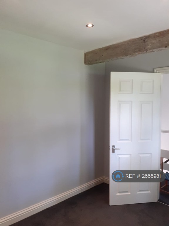 2 bedroom house in Worthing Head Road, Bradford, BD12 (2 bed) (#2666981)