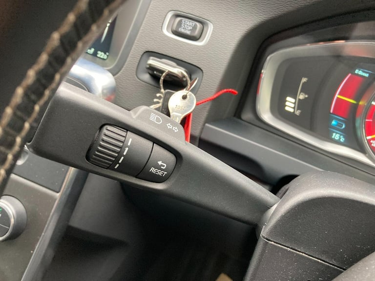 2014 Volvo V60 2.4 D6 Estate 5dr Diesel Plug-in Hybrid Geartronic AWD Euro 5 (s/s) (285 ps ESTATE...