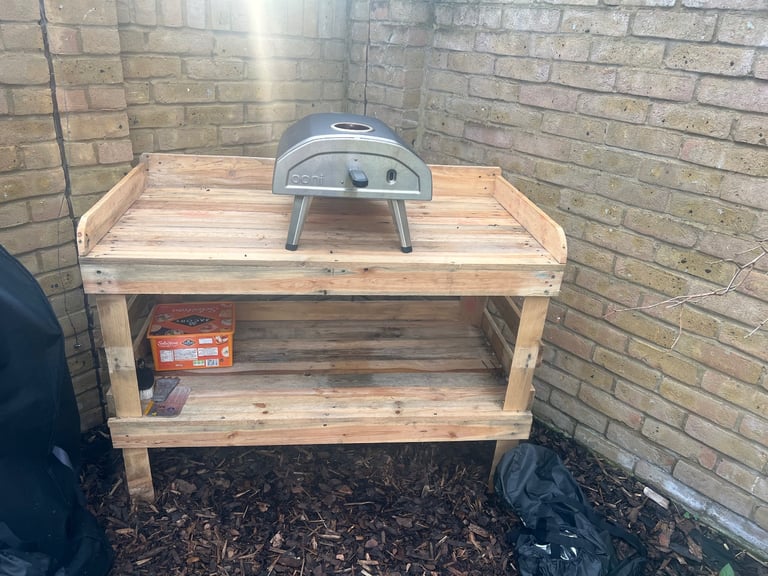Garden work/potting bench or bbq side table / pizza table 