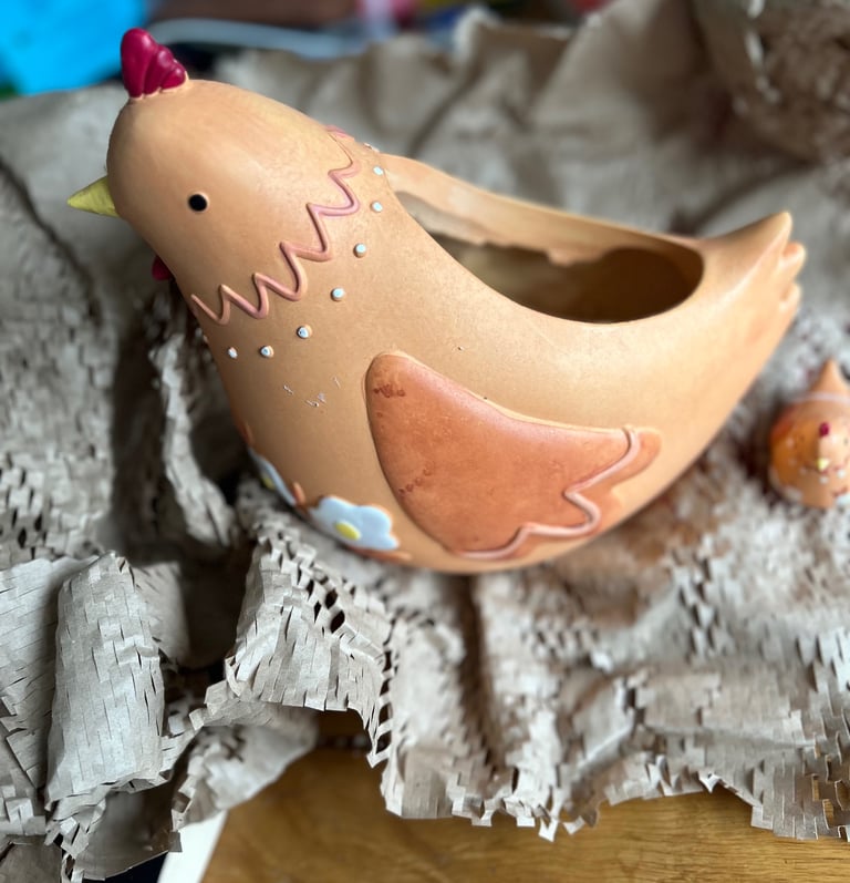 image for Chicken Resin Planter + Chicken Resin Pot Hanger