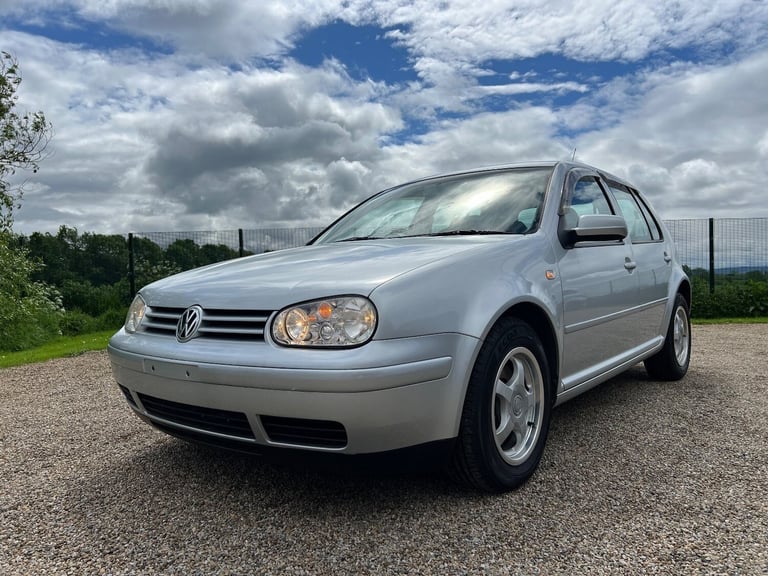 image for VOLKSWAGEN GOLF CLI MODERN CLASSIC GOLF 2.0 AUTOMATIC * ONLY 5000 MILES !! *