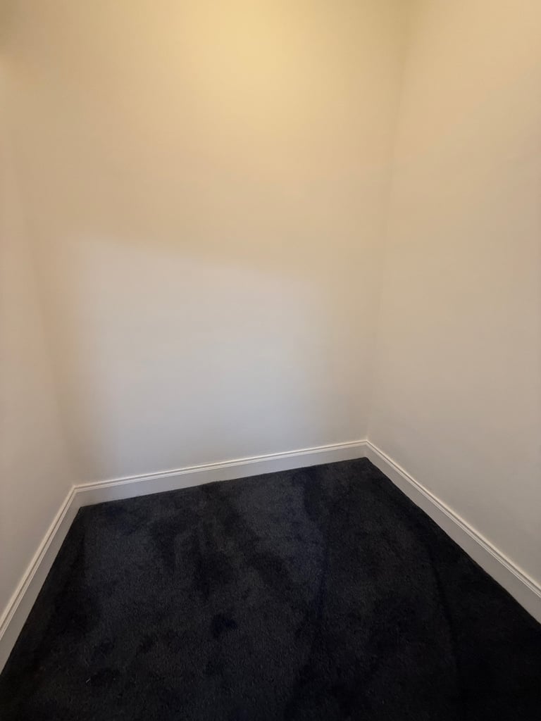 1 Bedroom + box room flat to rent (unfurnished)