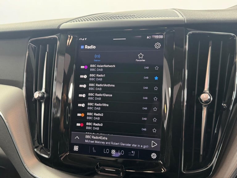 VOLVO XC60 2.0h T6 Recharge 18.8kWh Plus Auto AWD Euro 6 (s/s) 5dr 2024