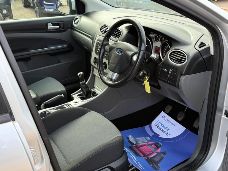 2010 Ford Focus 1.6 Zetec 5dr HATCHBACK Petrol Manual