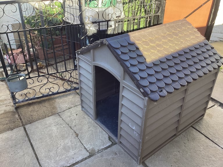 Dog kennel 