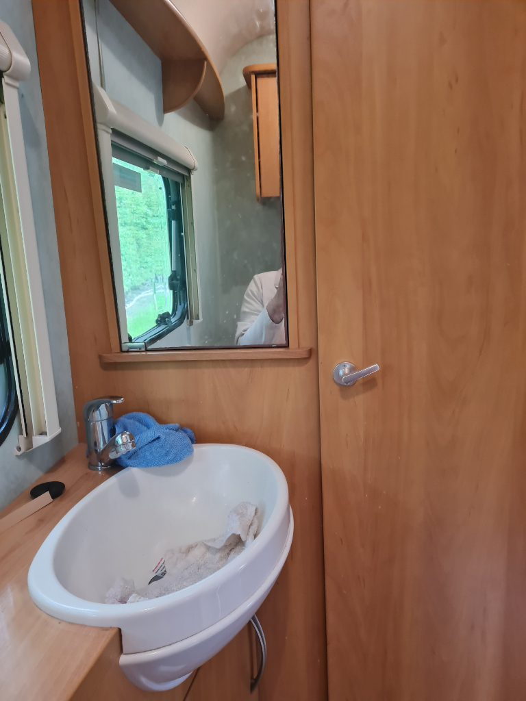 Swift charisma 560 caravan 