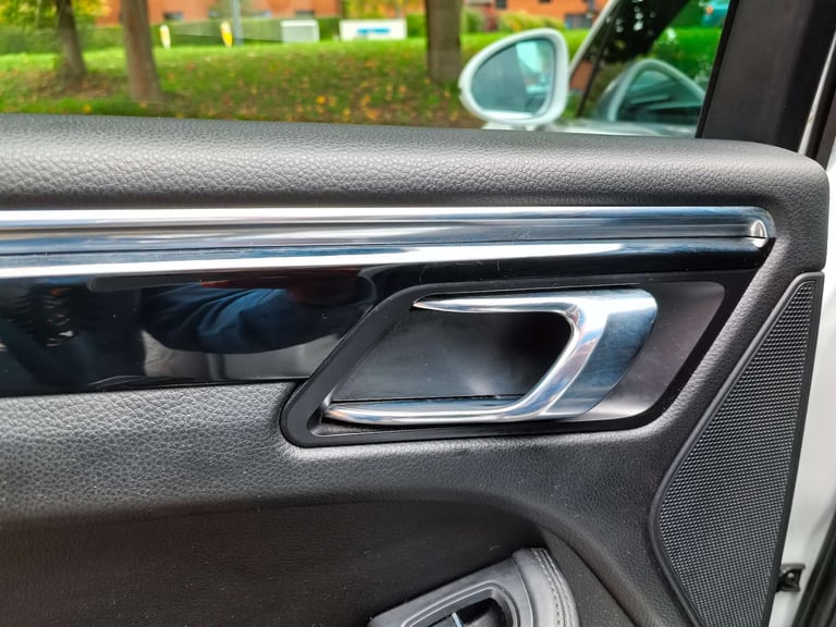 2015 Porsche Macan 3.0 Macan S D Semi-Auto 4WD 5dr SUV Diesel Automatic