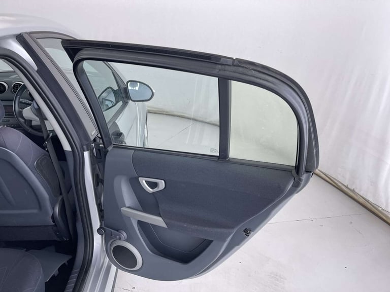 2004 smart forfour 1.5 CDI Passion Hatchback 5dr Diesel Manual (126 g/km, 95 bhp) Hatchback Diese...