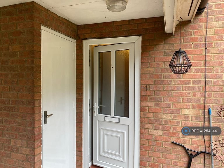 image for 2 bedroom house in Ripon Court, Biggleswade, SG18 (2 bed) (#2641144)