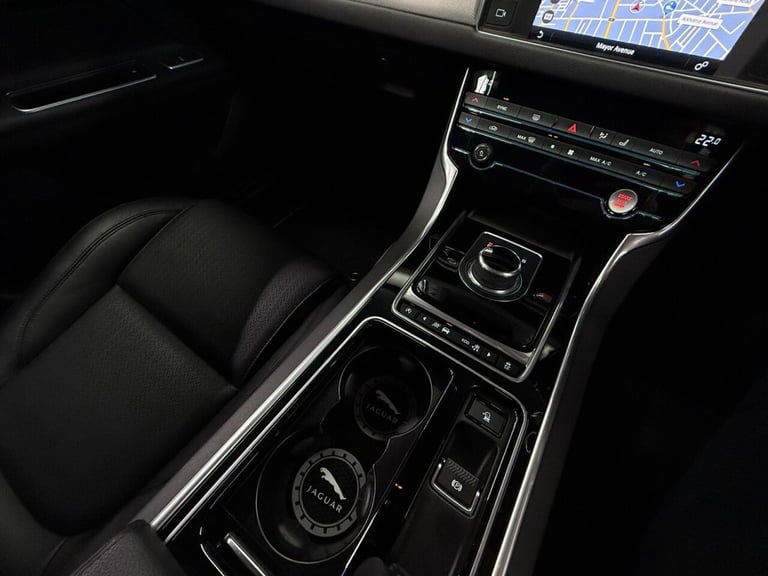 2017 Jaguar XF 2.0d Prestige 4dr Auto SALOON DIESEL Automatic