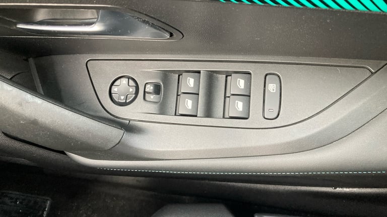 2022 Peugeot 2008 1.2 PureTech Allure Premium+ 5dr Petrol Estate Estate Petrol Manual